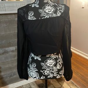 SALE!!!! Medium Express crop top NWT